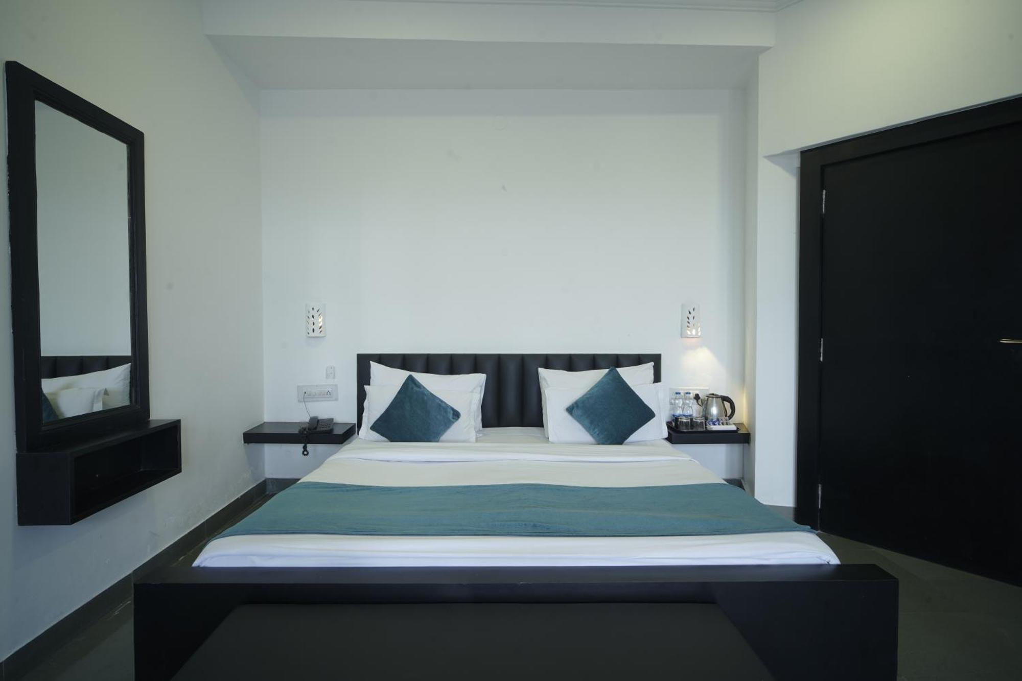 אודייפור Hotel Banjara Retreat מראה חיצוני תמונה