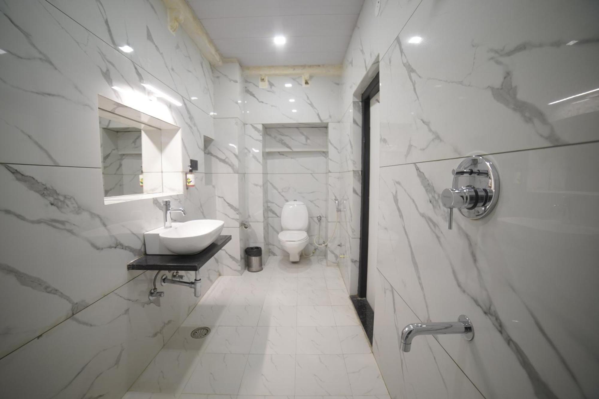 אודייפור Hotel Banjara Retreat מראה חיצוני תמונה