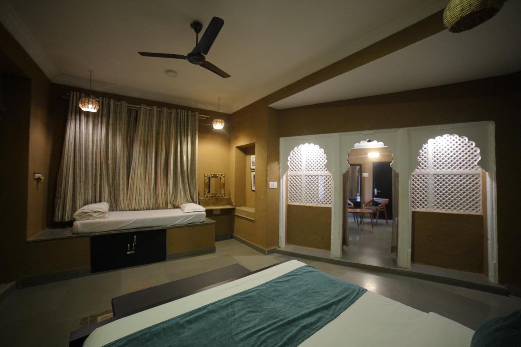 אודייפור Hotel Banjara Retreat מראה חיצוני תמונה